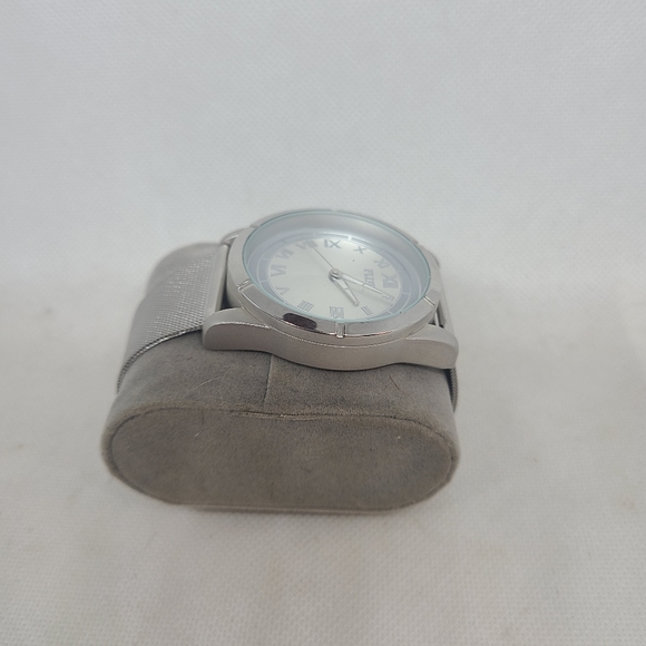 Mens Fluid Watch - Picture 3 of 7